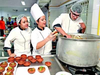 When a Bengali feast was served at a Bengaluru campus
