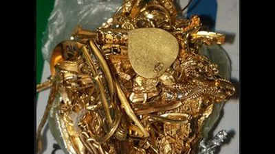 Custom officials seize gold at Bengaluru airport