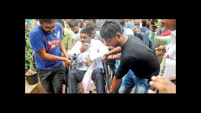 Hardik Patel shifted to hospital on 14th day of fast