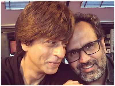 Shah Rukh Khan, Aanand L Rai spotted at a friend's birthday party celebration