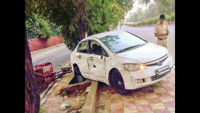 Delhi: 2 killed as car runs over 4 sleeping men near Rajouri Garden