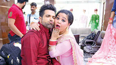 ‘Didn’t know Lakhnawi chikan is so costly!’ say Bharti Singh and Rithvik Dhanjani
