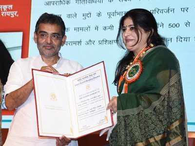 Smita Misra gets 'Best Counsellor' award