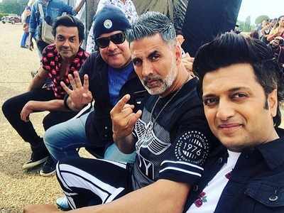 'Housefull 4': Riteish Deshmukh and Ranjeet are off for the next schedule