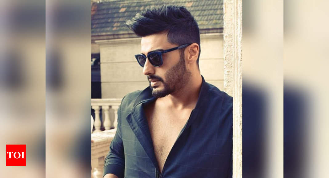 Arjun Kapoor Shuts Down A Troll For Calling Him A Molester | Hindi ...