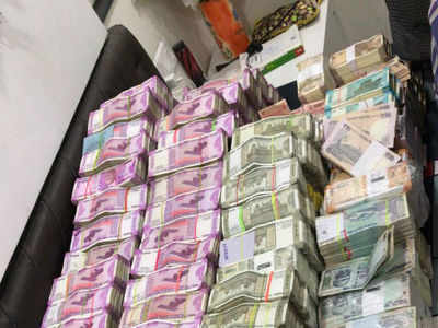 I-T search fetches Rs 19.3 crore cash from stock trader’s residence in Gujarat