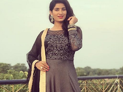 Picture: Poonam Dubey looks ravishing in traditional attire
