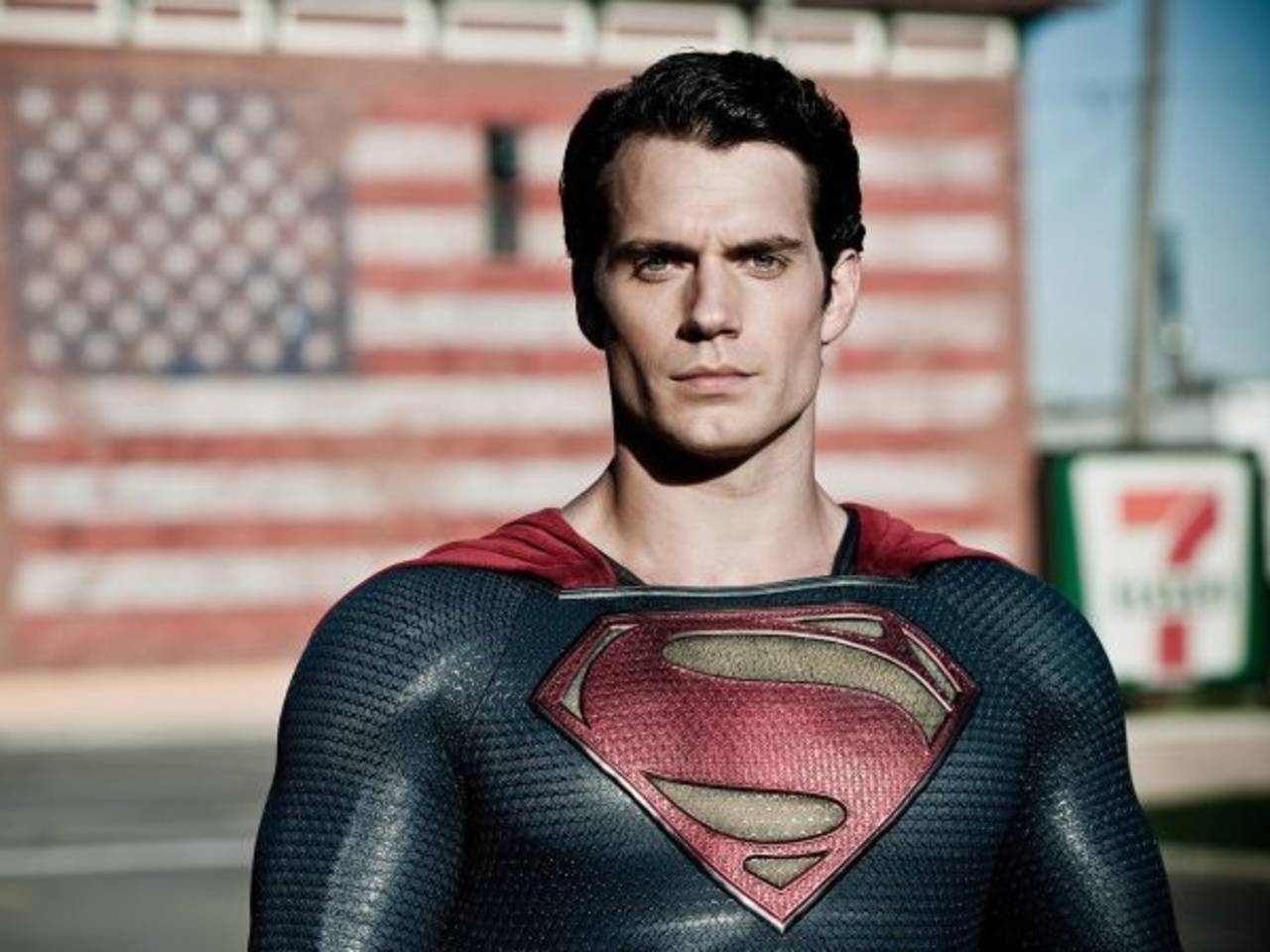 WARNER QUER NOVO SUPERMAN! IMPASSE HENRY CAVILL + NOVO FILME