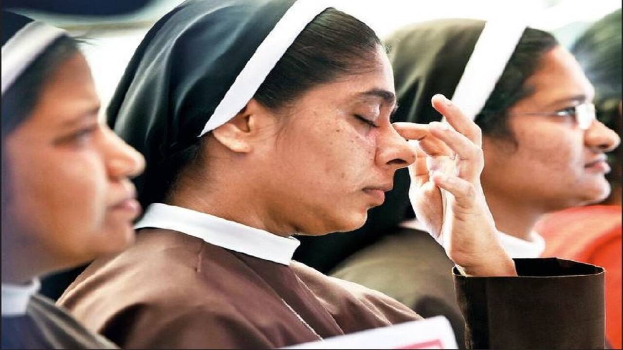 Kerala cops summon Jalandhar nun rape-accused bishop on Sept 19 | India  News - Times of India