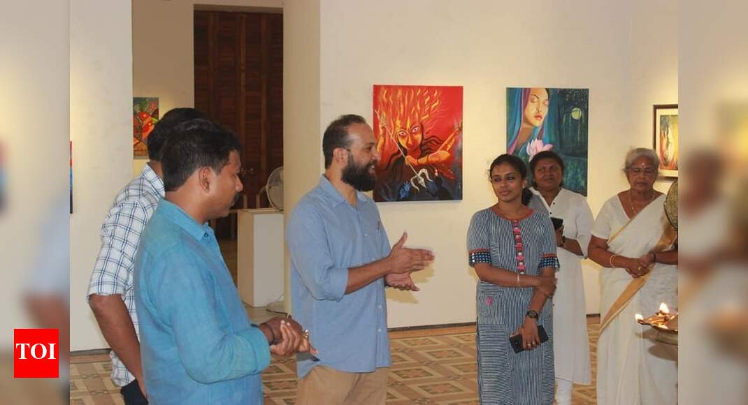 Art exhibition in Kochi brings an array of emotions on the canvas