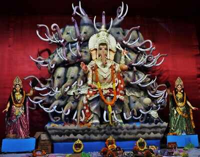 Creative strokes adorn Ganesh Puja this year