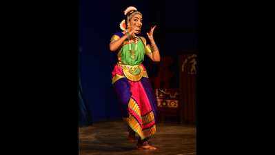 Bharatanatyam and Mohiniyattom artistes enthrall dance enthusiasts in Kochi