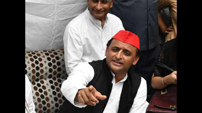 SP president Akhilesh Yadav calls off cycle yatra