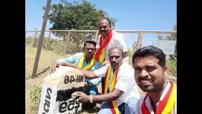 Karnataka: KRV workers observe 'Black Day' on Hindi Diwas