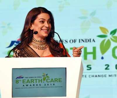 Juhi moves SC against mushrooming of mobile towers