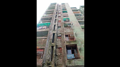 3 Vaishali highrises unsafe, residents told to vacate | Noida News ...