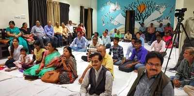 Hindi Divas celebrated at Anand Samaj Library