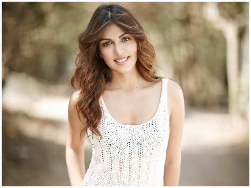 Rhea Chakraborty locks herself in a room for a month | Hindi Movie News - Times of India