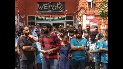 Eerie silence across JNU, students allege curfew imposed by varsity administration
