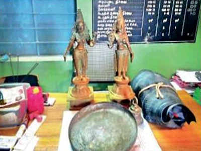Fisherman finds two stolen idols from Kanchi lake