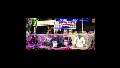 Dengue deaths: Congress holds protest under mosquito nets in Raipur