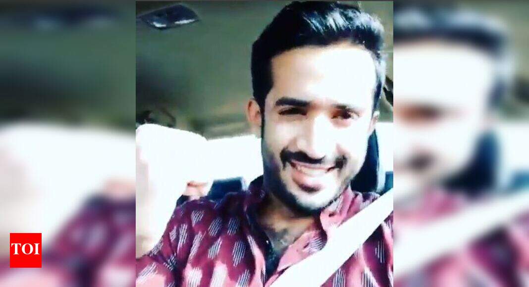 Anchor Ravi celebrates a working birthday; Watch video - Times of India