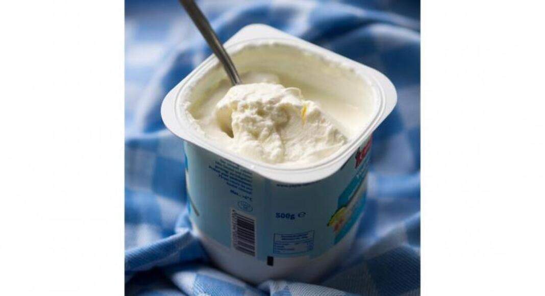 Does yogurt contain more sugar than soft drinks?