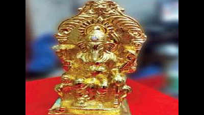 Lalbaugcha Raja receives gold idol weighing 1.2 kg