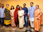 Adinath Mangeshkar, Krishna Mangeshkar, Mekhala Khadikar, Rachana Shah, Meena Mangeshkar Khadikar, Yogesh Khadikar, Hridaynath Mangeshkar and Usha Mangeshkar