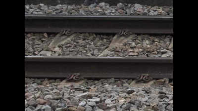 Rake derails near Thane, peak hour train services hit