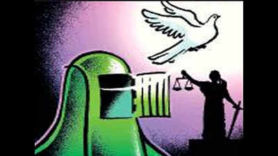 Lucknow: Woman files FIR against husband after triple talaq