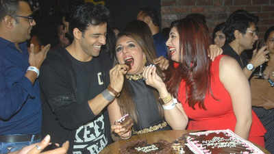 Actress Munisha Khatwani celebrates her birthday with friends