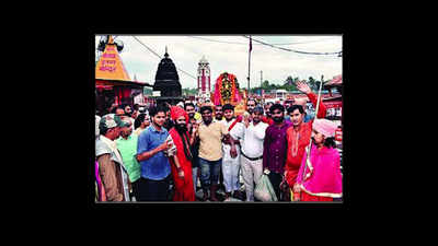 In order to break tradition, priests at Haridwar refrain from immersion, reinstall Ganesha idol in temple