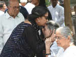 Shabana Azmi, Mahesh Bhatt and others pay last respects to Kalpana Lajmi