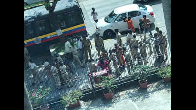 Mumbai: Maratha group protests outside Mantralaya seeking remunerative pricing for farm produce