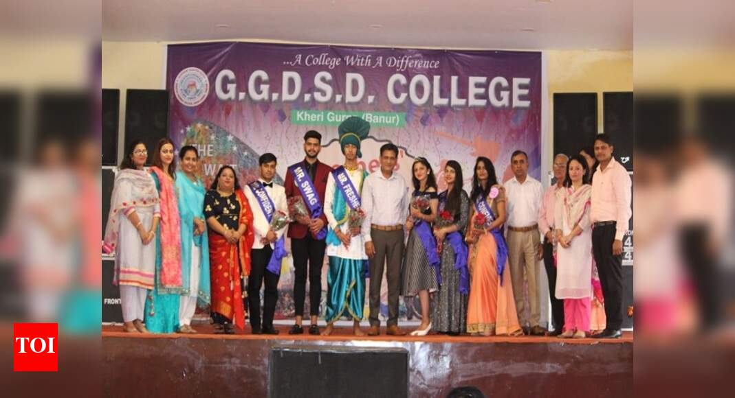 GGDSD college welcomes freshers | Events Movie News - Times of India