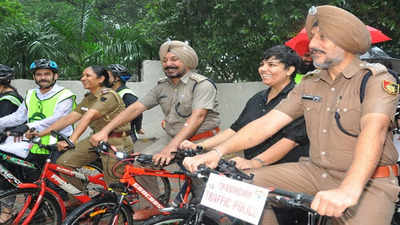 Chandigarh police show some cyclegiri