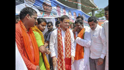 Rahul Gandhi welcomed in Amethi amid chants of ‘Har Har Mahadev’