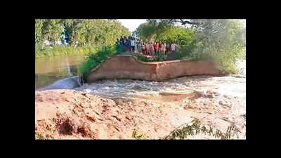 Breach in Rajasthan Canal in Fazilka village