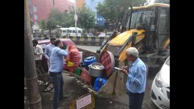 Noida removes kiosks, food carts in anti-squatter drive