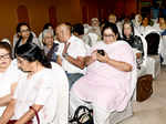 Celebs attend Kalpana Lajmi's prayer meet