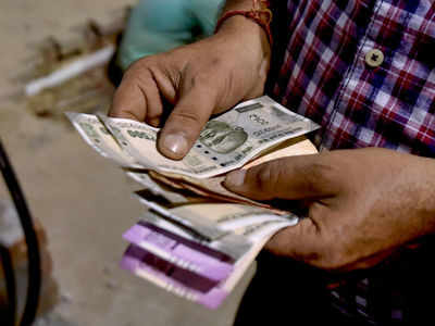 Rupee ends almost flat at 72.59 against US dollar