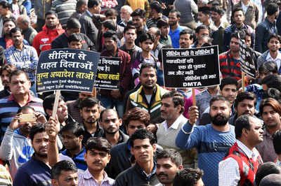 Bharat Bandh: Traders to protest against Walmart-Flipkart deal, shops sealing on Friday
