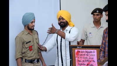 PU stages play on Bhagat Singh