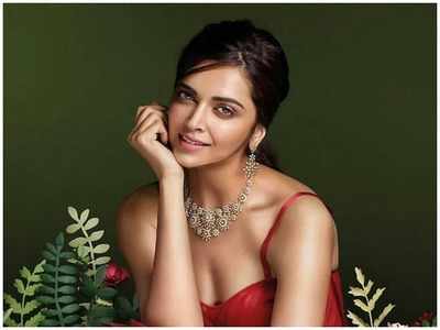 Netizens go crazy about Deepika Padukone in a red outfit