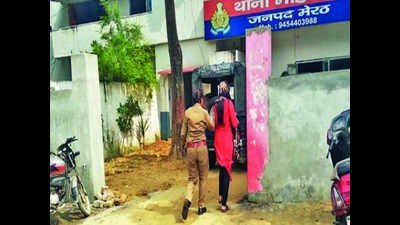 Interfaith couple assault: Suspended cops transferred to Gorakhpur, no arrest yet