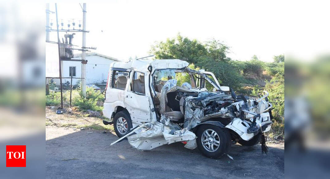 Chennai road accident Eight of Chennai family die as SUV rams