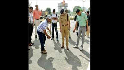 SIT picks soil, tyre marks from crime spot after 36 hours