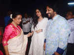 Asha Bhosle, Reewa Rathod and Roop Kumar Rathod 