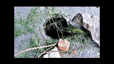 Sinkhole opens up on Basheerbagh stretch
